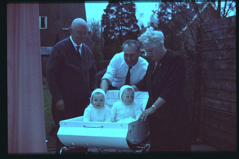 41.Soestdijk apr 1964 Dick,Dien,Papa,Brigitte,Marion.JPG
